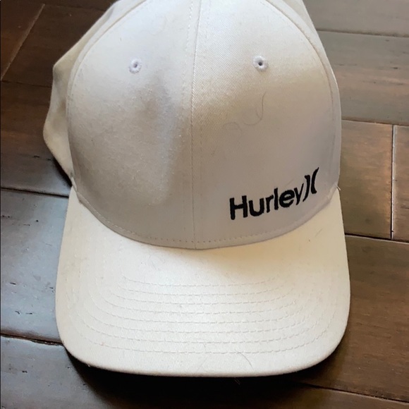 Hurley hat - Picture 1 of 4